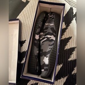 New in box water shoes